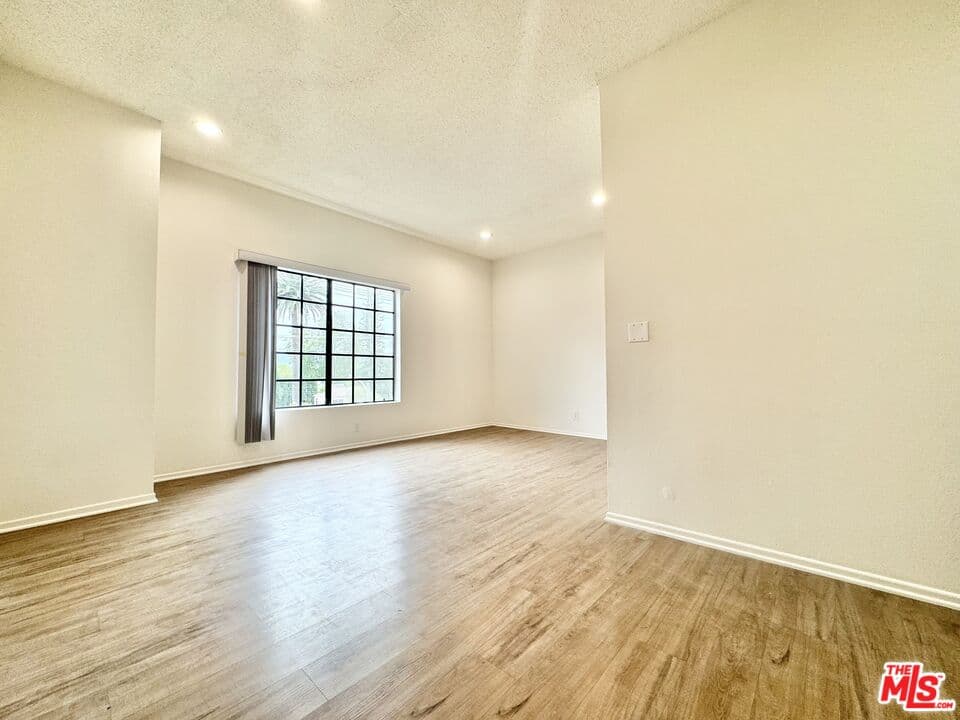 1 bd, 1 ba Apartment in Los Angeles, CA — $2,225/mo — photo 2