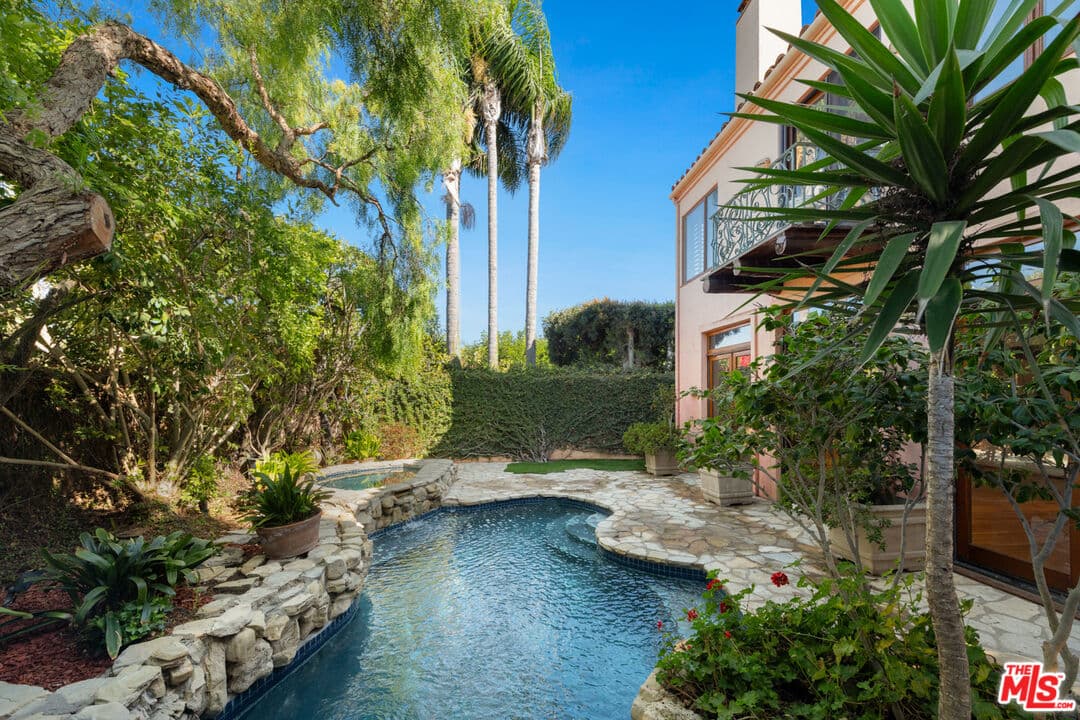 4 bd, 4 ba House in Malibu, CA — $22,500/mo — photo 2