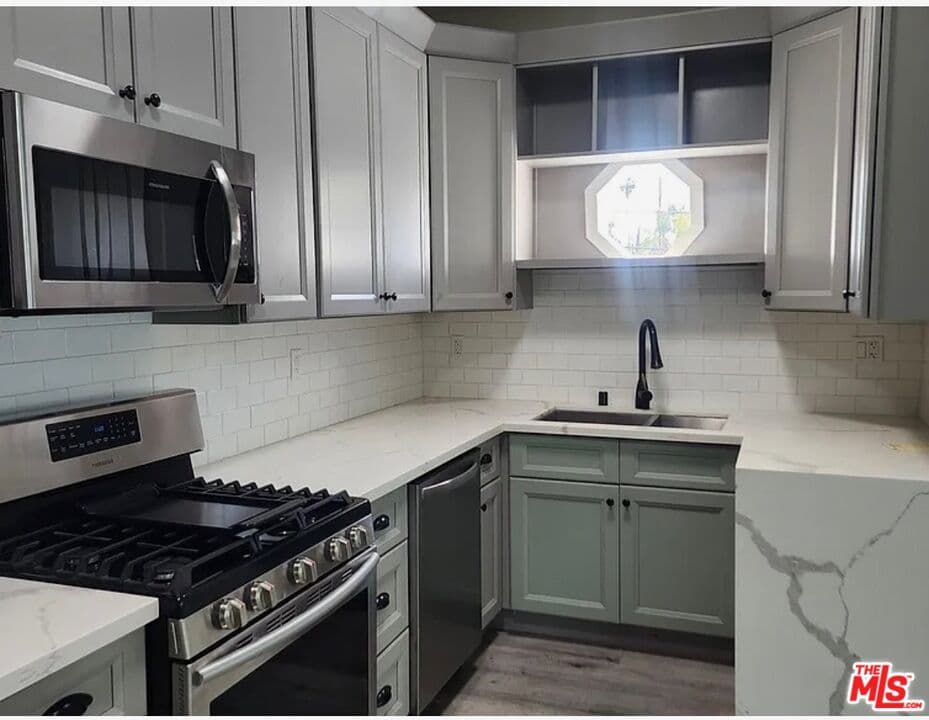 2 bd, 2 ba Apartment in Los Angeles, CA — $2,690/mo — photo 1