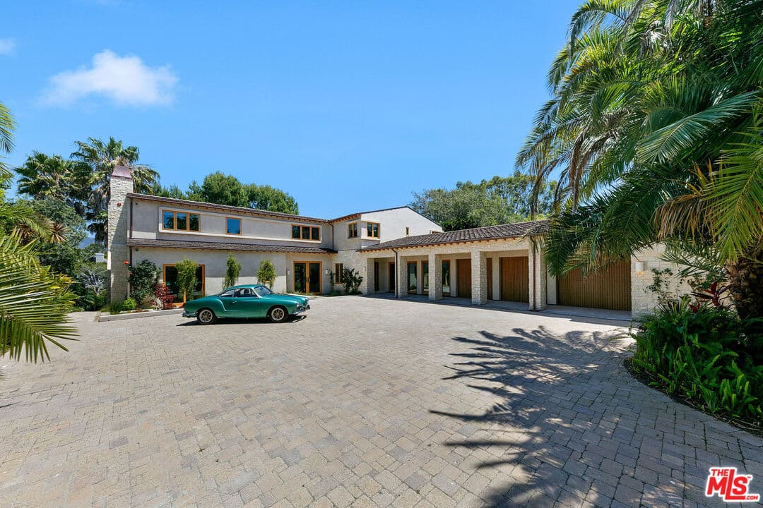 5 bd, 8 ba House in Malibu, CA — $125,000/mo — photo 2