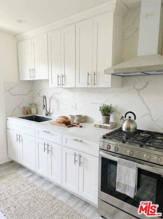2 bd, 1 ba Apartment in Inglewood, CA — $2,200/mo — photo 2
