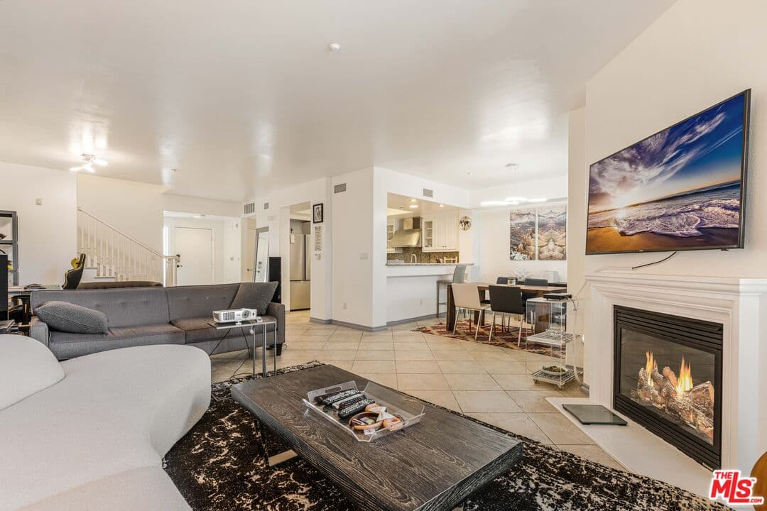 2 bd, 3 ba Condo in Playa Vista, CA — $5,995/mo — photo 1