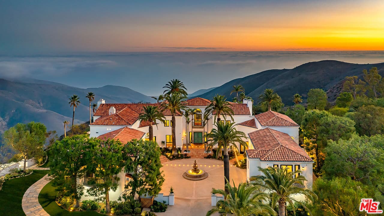 9 bd, 10 ba House in Malibu, CA — $180,000/mo — photo 2