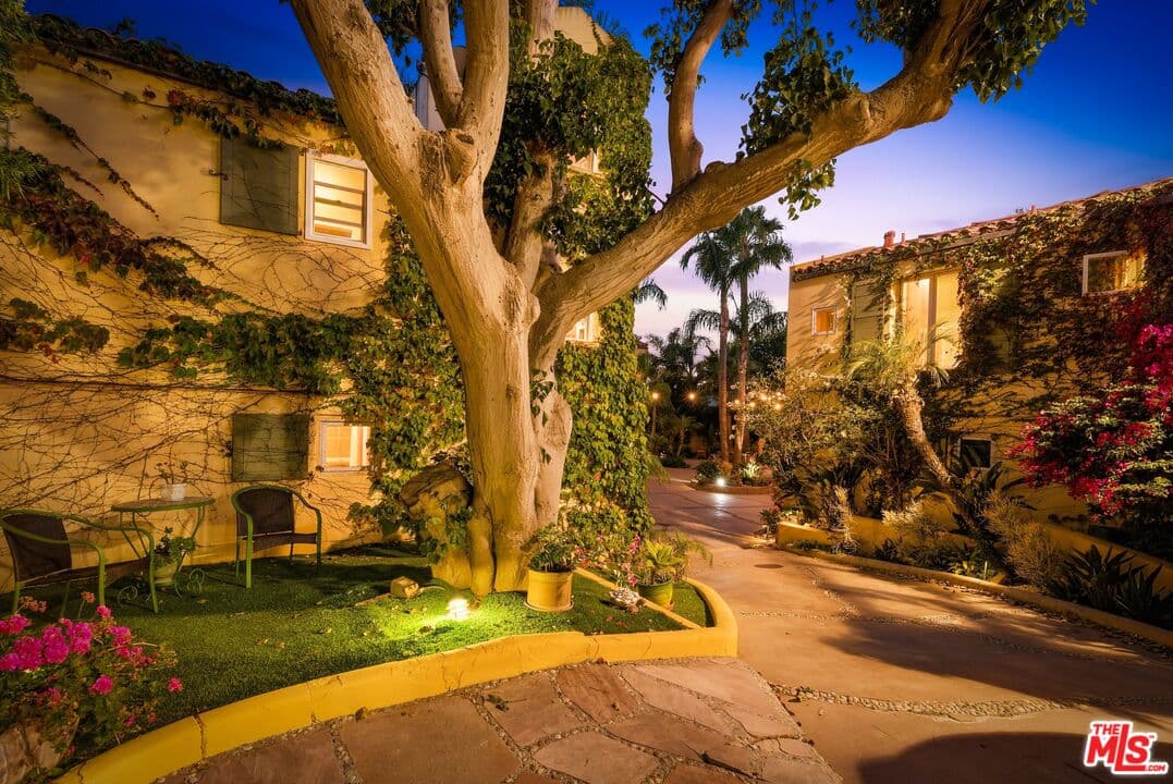 7 bd, 7 ba House in Malibu, CA — $85,000/mo — photo 2