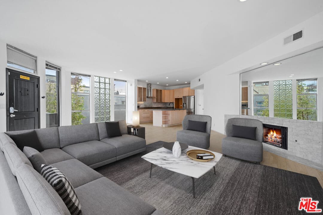 3 bd, 2 ba Condo in Venice, CA — $9,955/mo — photo 1
