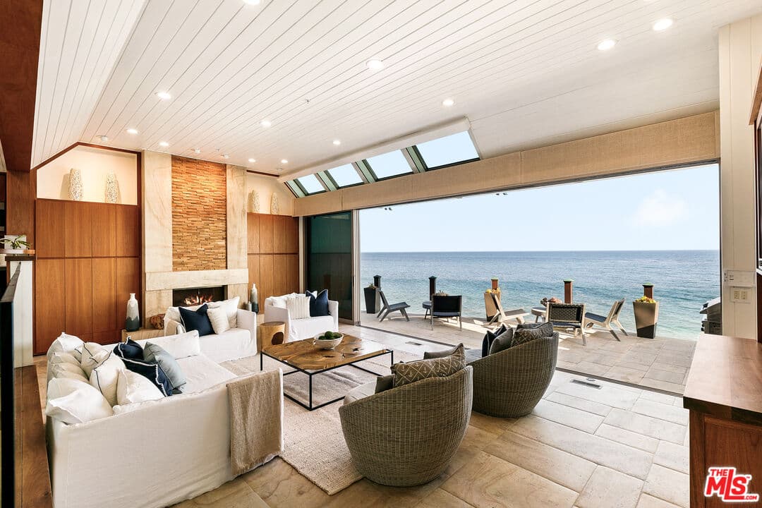 4 bd, 5 ba House in Malibu, CA — $35,000/mo — photo 2