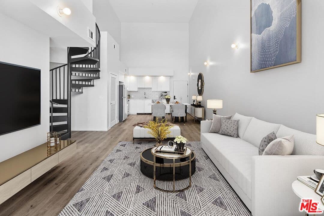 2 bd, 2 ba Townhouse in Los Angeles, CA — $3,800/mo — photo 2