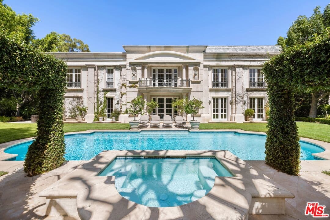 7 bd, 8 ba House in Beverly Hills, CA — $39,999/mo — photo 1