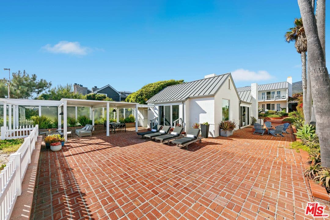 5 bd, 4 ba House in Malibu, CA — $50,000/mo — photo 2