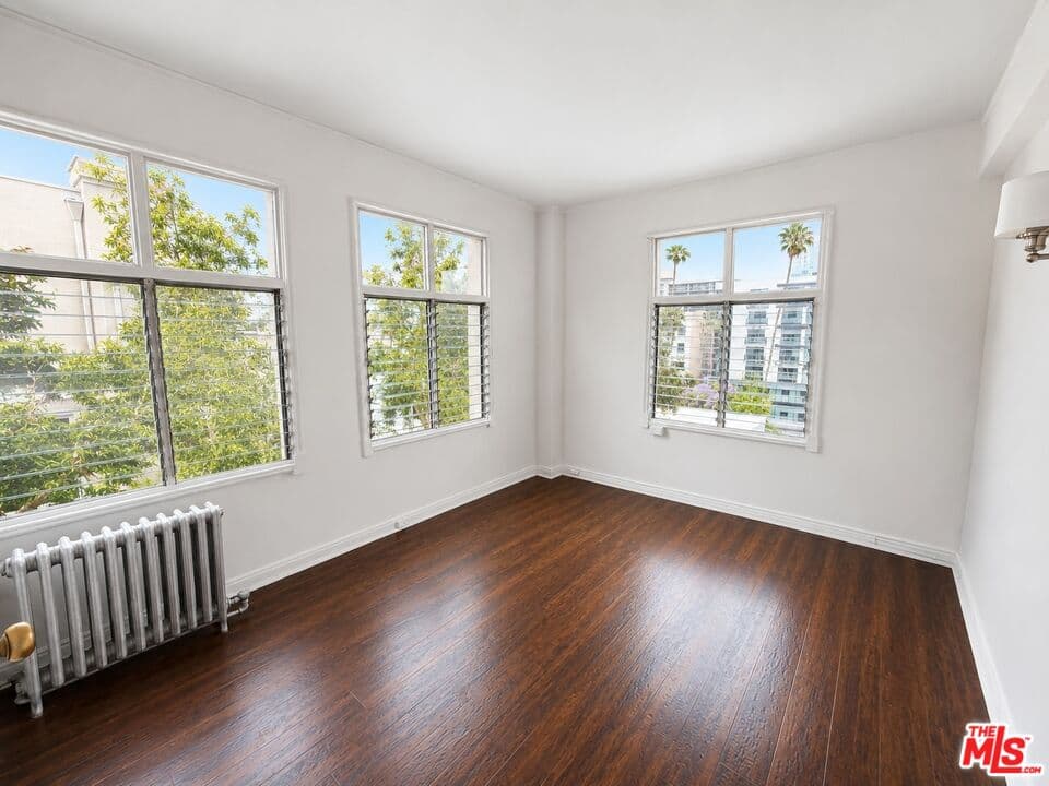 Studio, 1 ba Apartment in Los Angeles, CA — $1,275/mo — photo 1