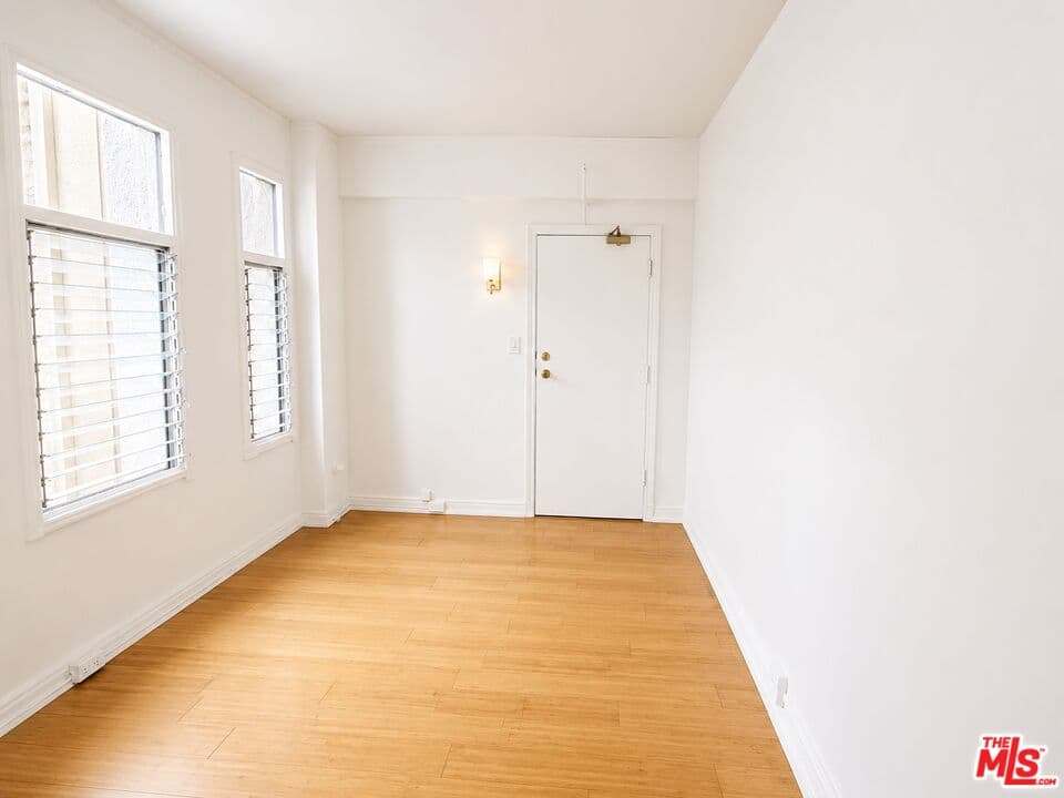 Studio Apartment in Los Angeles β $1,100/mo