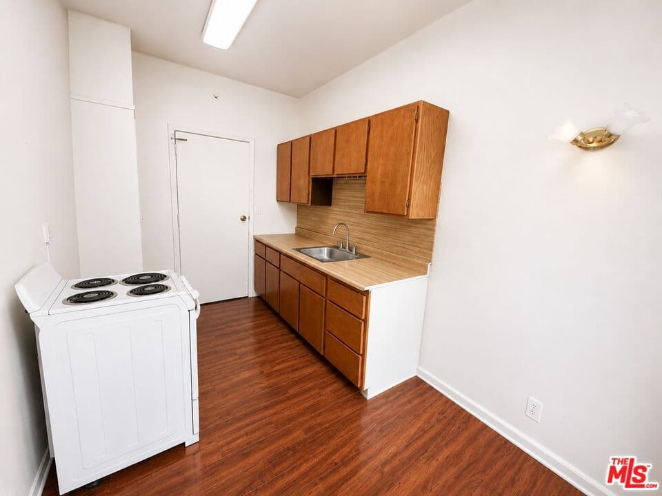 Studio Apartment in Los Angeles β $1,450/mo