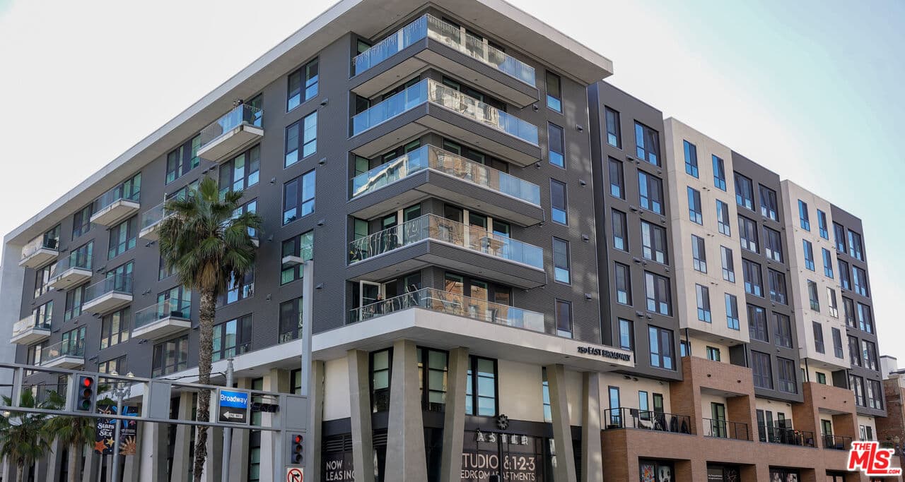 1 bd, 1 ba Apartment in Long Beach, CA — $2,865/mo — photo 1