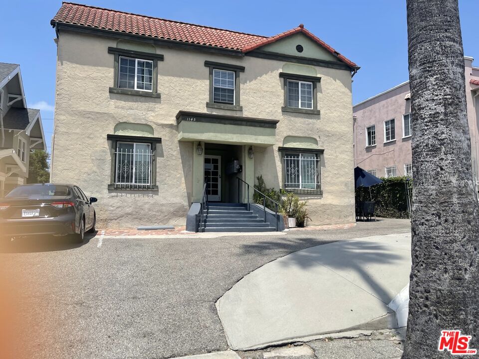 2 bd, 1 ba Apartment in Los Angeles, CA — $1,950/mo — photo 1