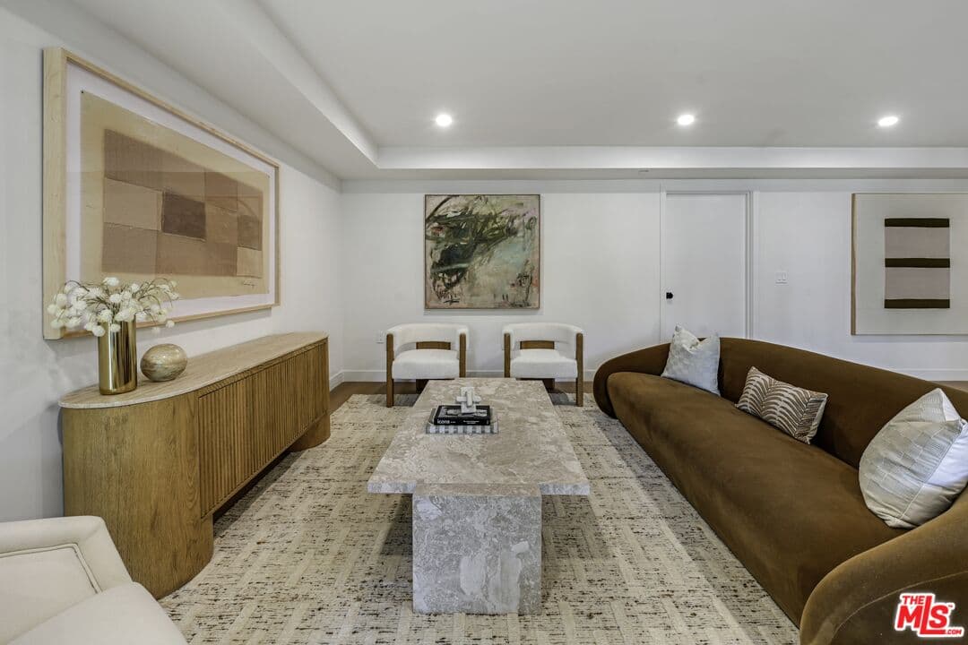 2 bd, 3 ba Condo in Beverly Hills, CA — $16,000/mo — photo 2