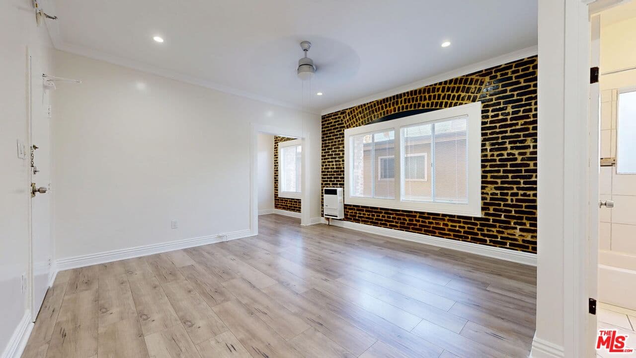 Studio Apartment in Los Angeles β $1,299/mo