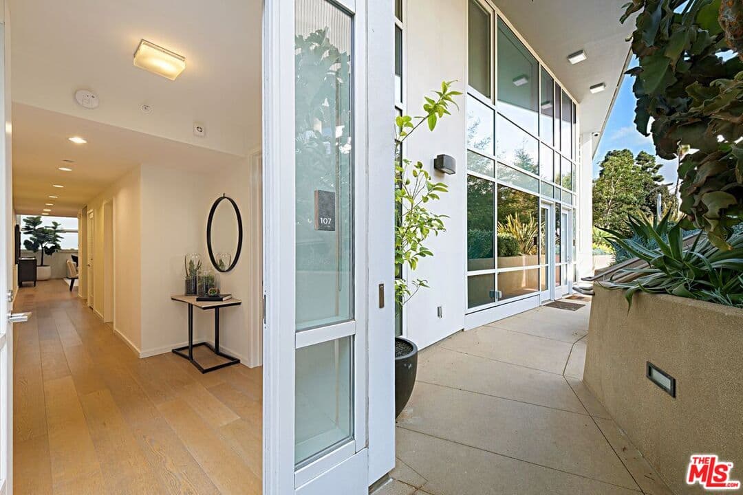 2 bd, 2 ba Condo in Santa Monica, CA — $6,000/mo — photo 1
