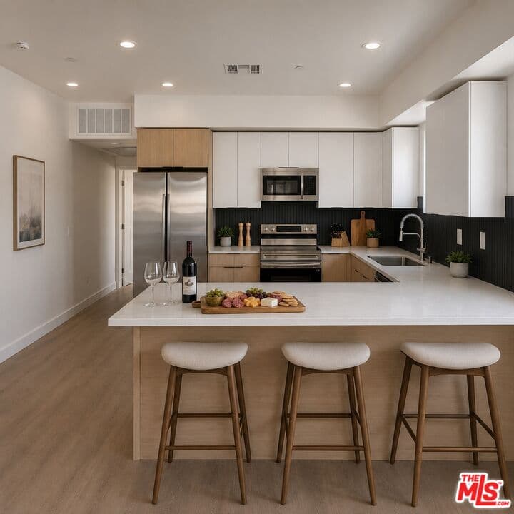 4 bd, 4 ba Townhouse in North Hollywood, CA — $4,850/mo — photo 2