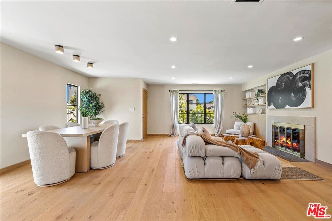 4 bd, 4 ba House in Sherman Oaks, CA — $12,000/mo — photo 2