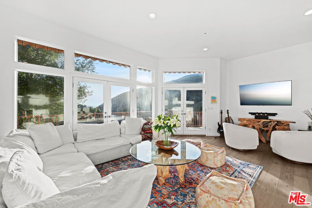 4 bd, 3 ba House in Malibu, CA — $25,000/mo — photo 2