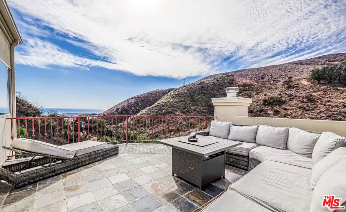 4 bd, 3 ba House in Malibu, CA — $25,000/mo — photo 1
