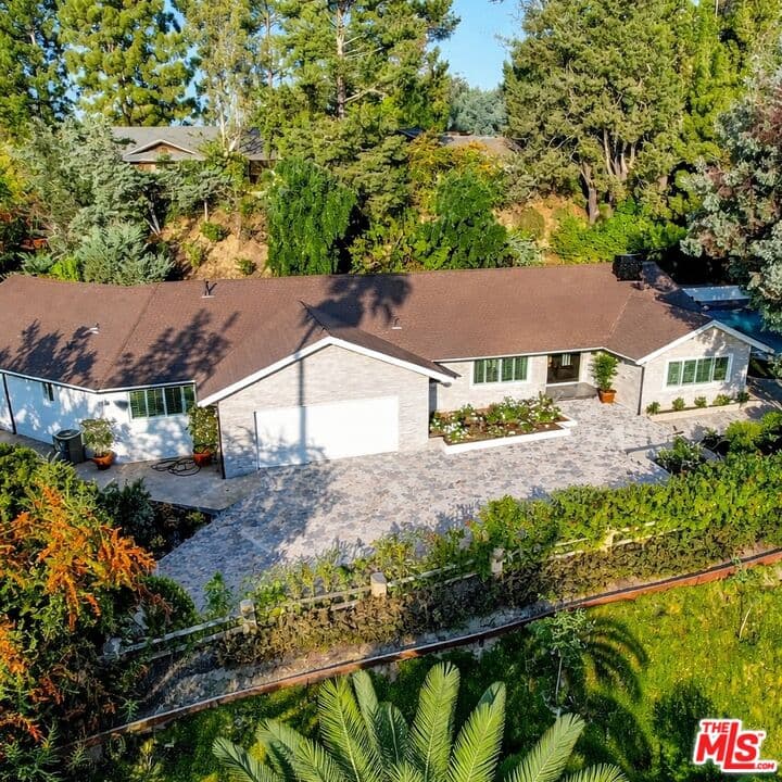 5 bd, 3 ba House in Woodland Hills, CA — $12,500/mo — photo 1