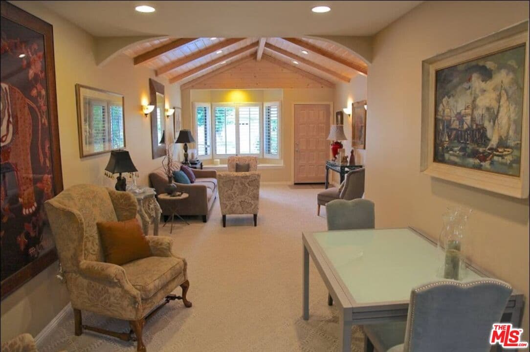 3 bd, 2 ba House in Tarzana, CA — $6,500/mo — photo 2