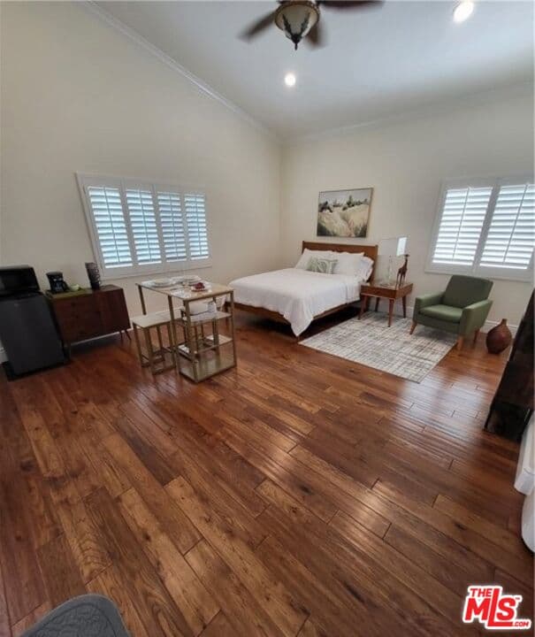 1 bd, 1 ba Townhouse in Tarzana, CA — $1,599/mo — photo 1