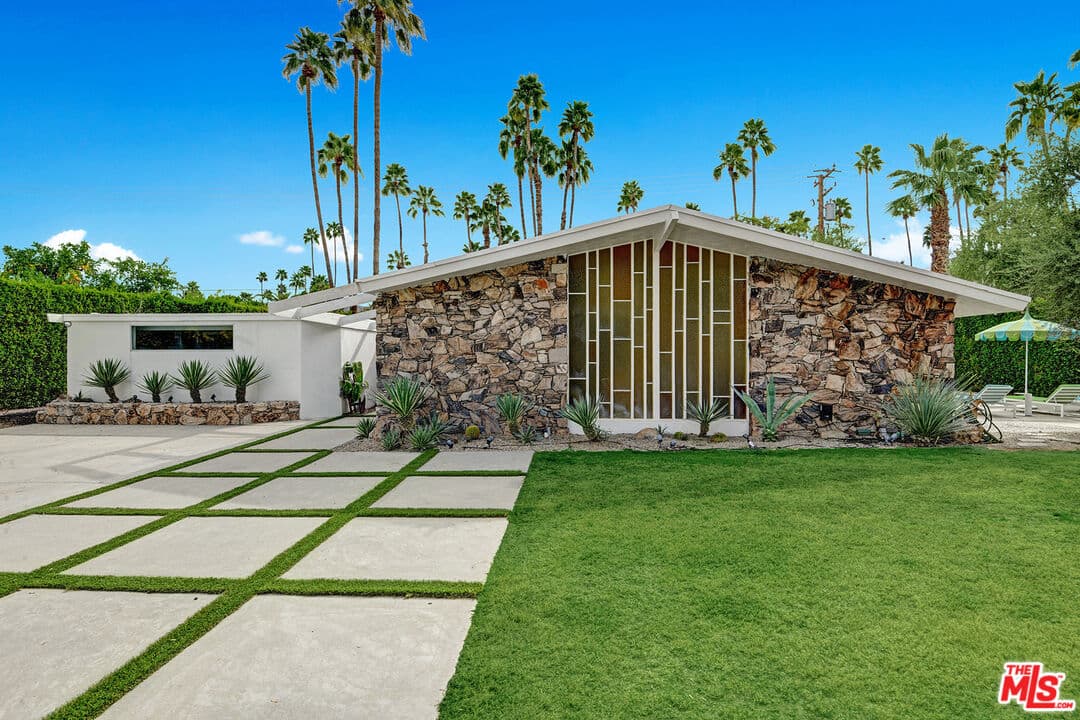 3 bd, 3 ba House in Palm Springs, CA — $13,000/mo — photo 2