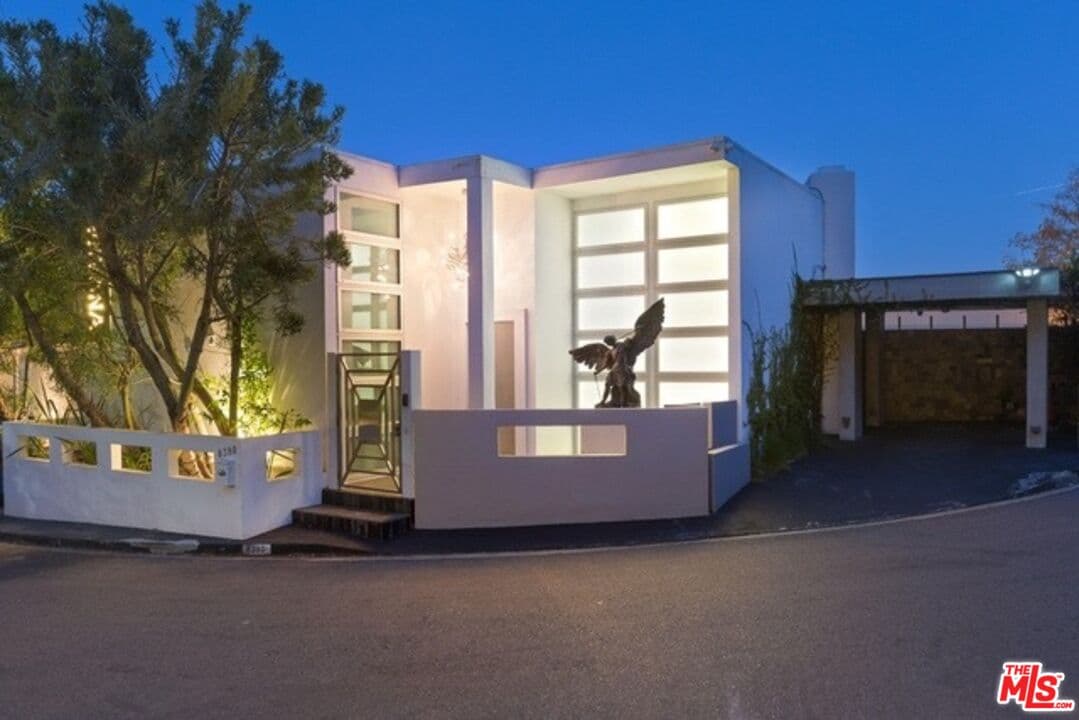 3 bd, 3 ba House in Los Angeles, CA — $12,500/mo — photo 2
