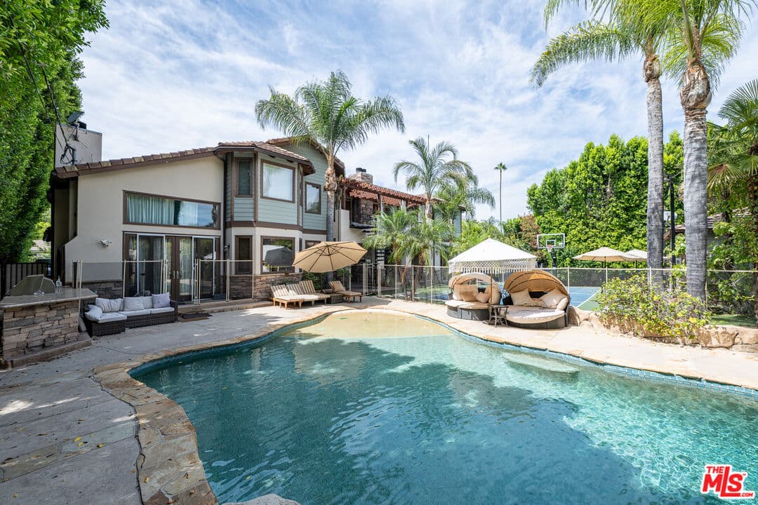 6 bd, 6 ba House in Woodland Hills, CA — $19,999/mo — photo 2