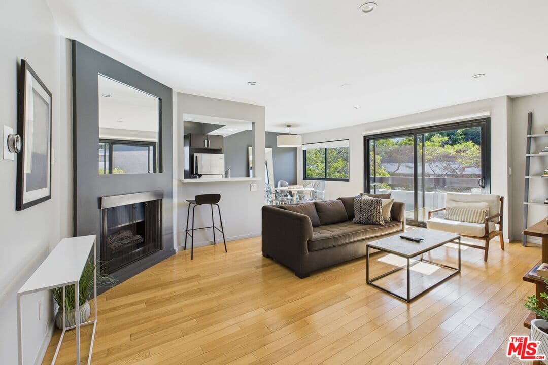 1 bd, 1 ba Townhouse in Los Angeles, CA — $4,100/mo — photo 1