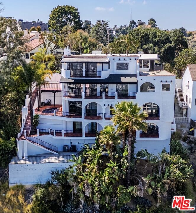 5 bd, 6 ba House in Los Angeles, CA — $15,000/mo — photo 2
