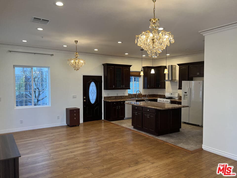 3 bd, 3 ba House in Sherman Oaks, CA — $4,890/mo — photo 1