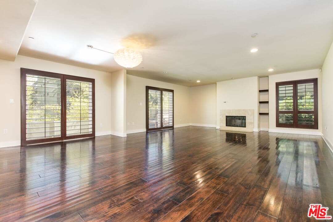 2 bd, 2 ba Condo in Los Angeles, CA — $4,500/mo — photo 2