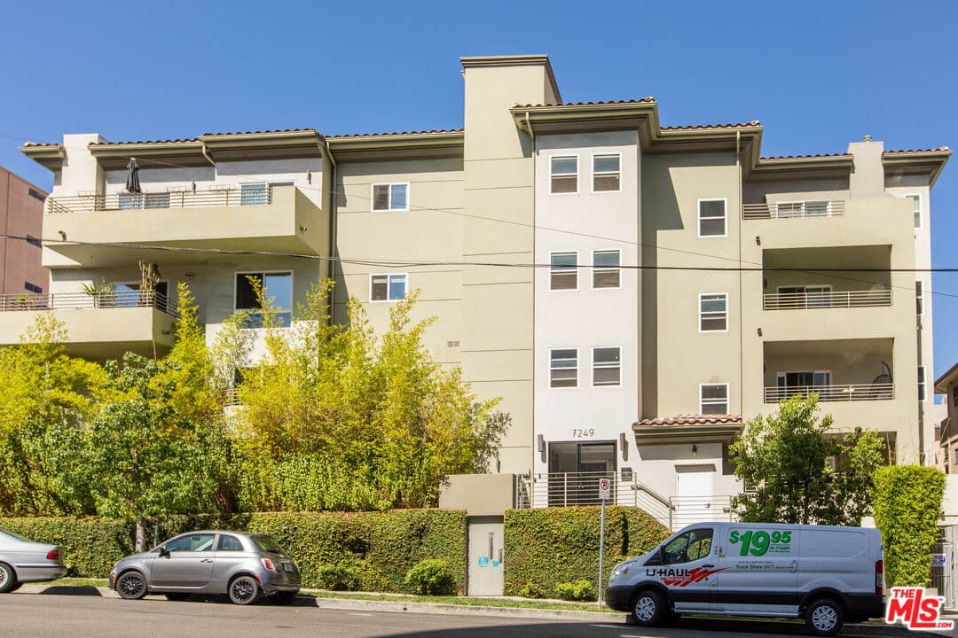 2 bd, 2 ba Condo in Los Angeles, CA — $4,500/mo — photo 1