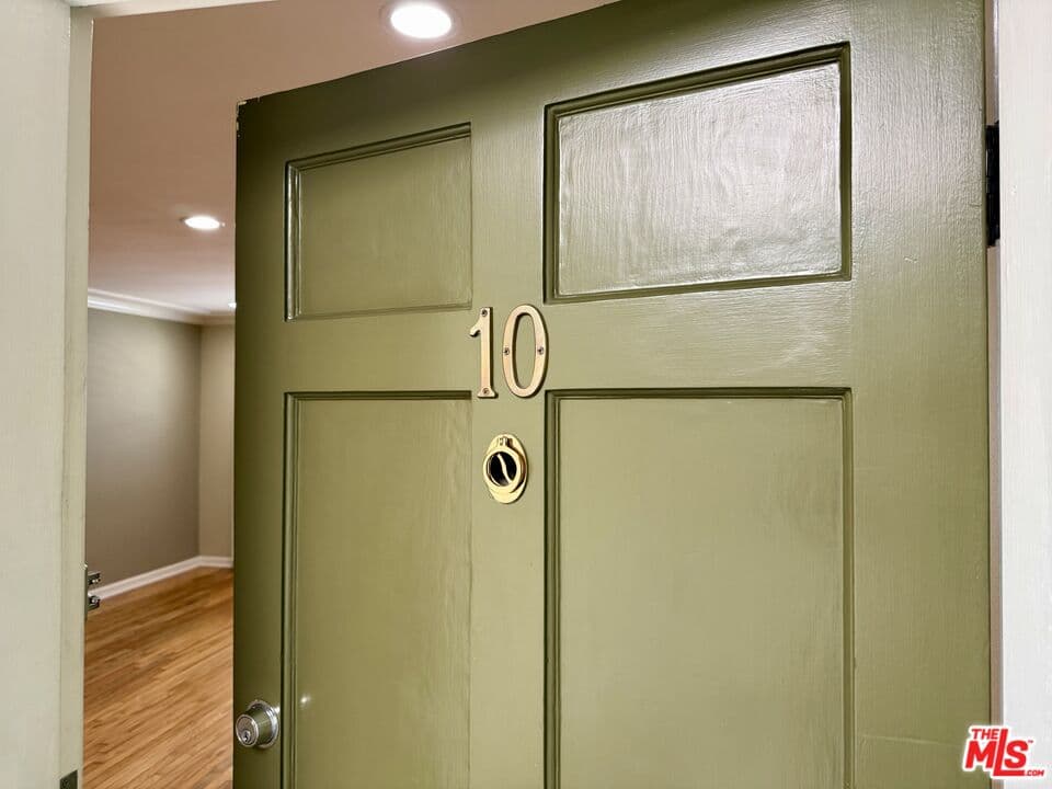 2 bd, 1 ba Apartment in Beverly Hills, CA — $3,700/mo — photo 2