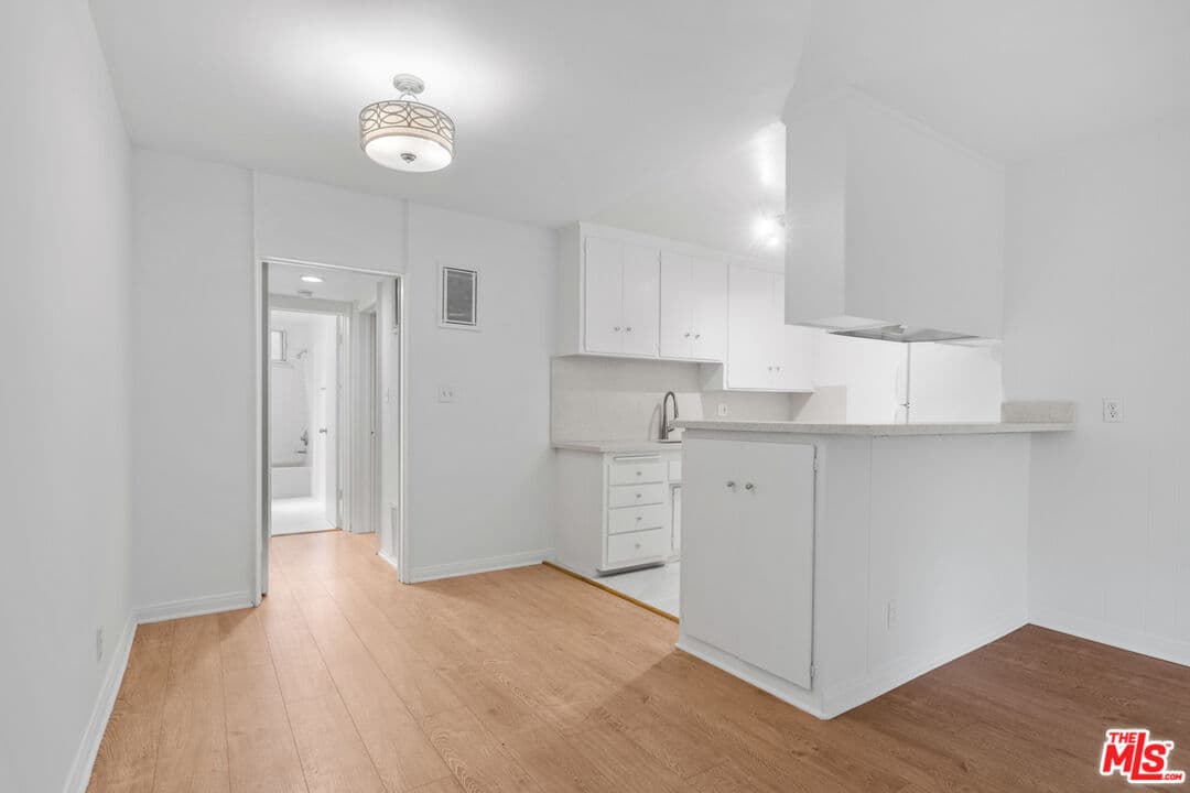 1 bd, 1 ba Condo in Playa Del Rey, CA — $2,595/mo — photo 1