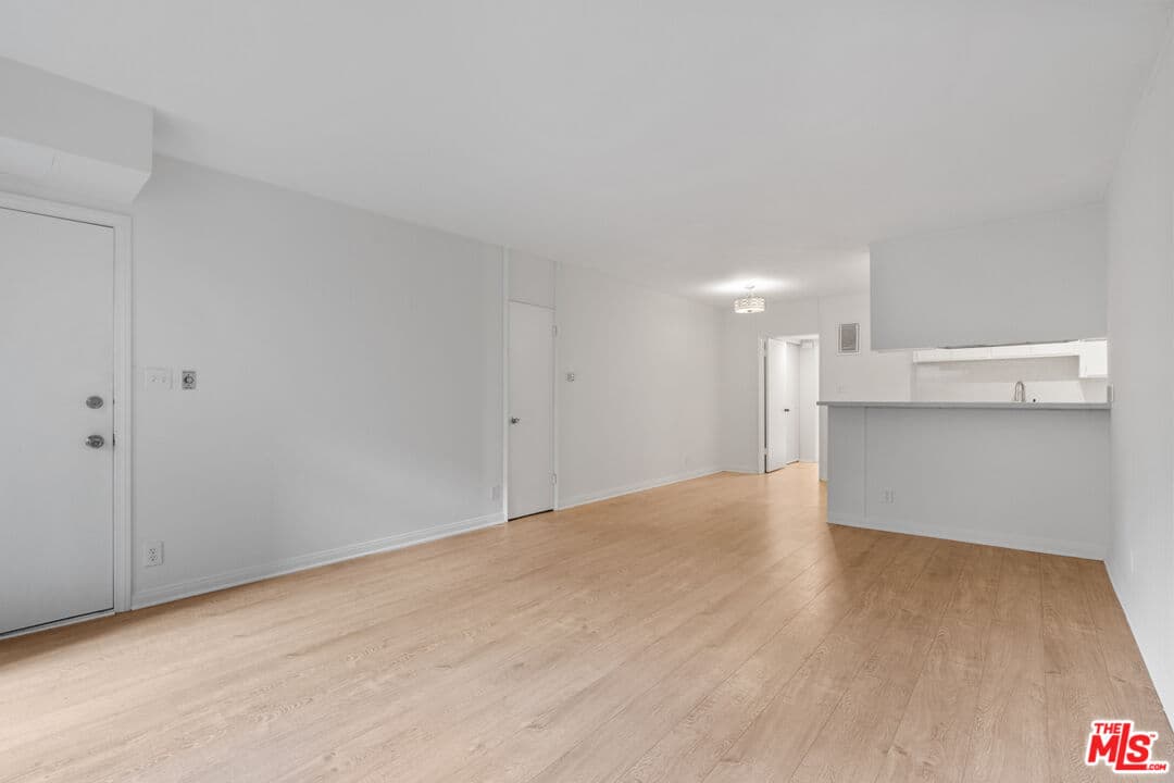 1 bd, 1 ba Condo in Playa Del Rey, CA — $2,595/mo — photo 2