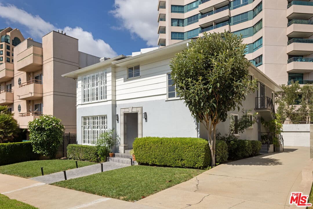 3 bd, 2 ba House in Los Angeles, CA — $6,895/mo — photo 2