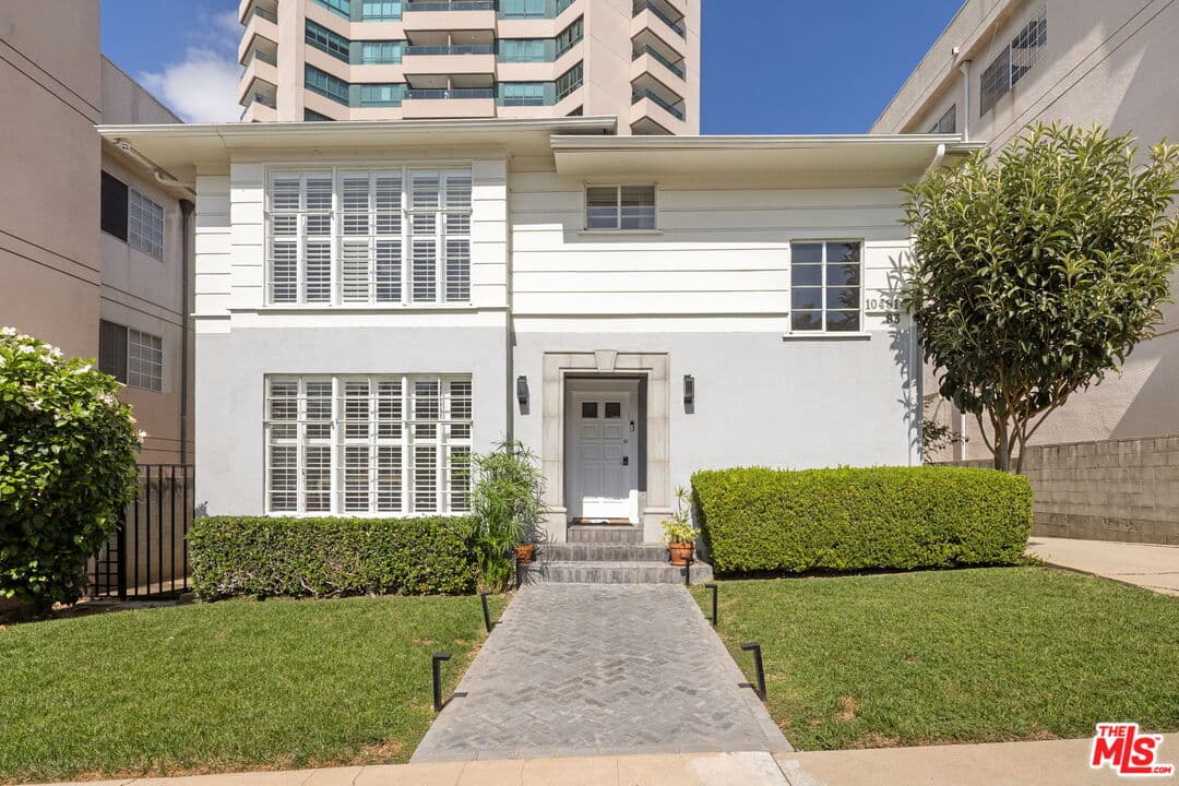 3 bd, 2 ba House in Los Angeles, CA — $6,895/mo — photo 1