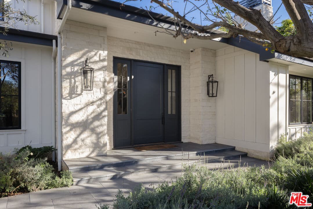 6 bd, 7 ba House in Pacific Palisades, CA — $60,000/mo — photo 2