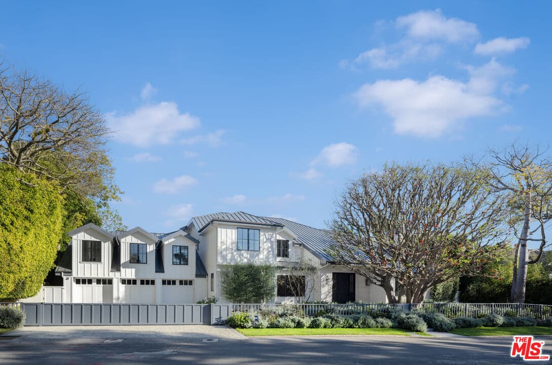 6 bd, 7 ba House in Pacific Palisades, CA — $60,000/mo — photo 1