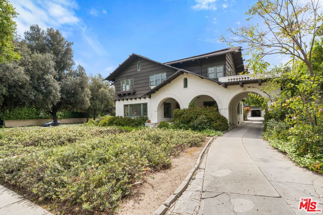 4 bd, 4 ba House in Beverly Hills, CA — $40,000/mo — photo 2