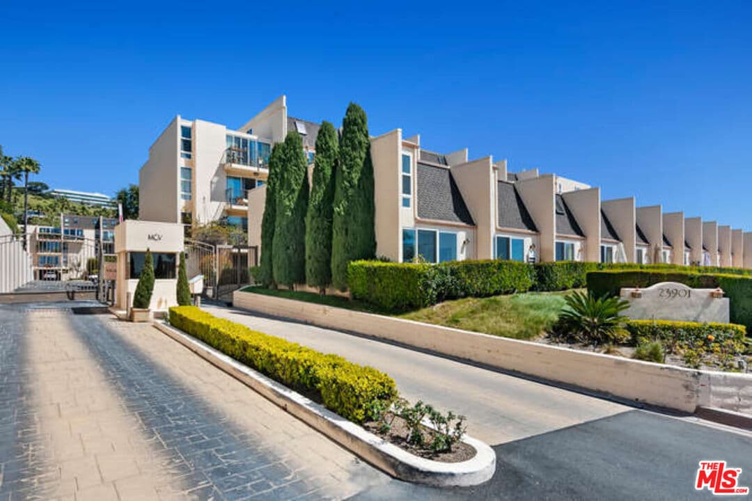 2 bd, 2 ba Condo in Malibu, CA — $4,450/mo — photo 1
