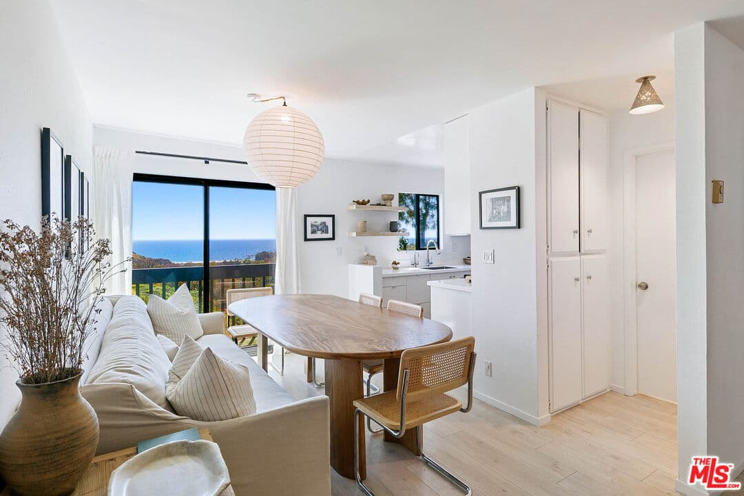2 bd, 3 ba Condo in Malibu, CA — $6,500/mo — photo 2