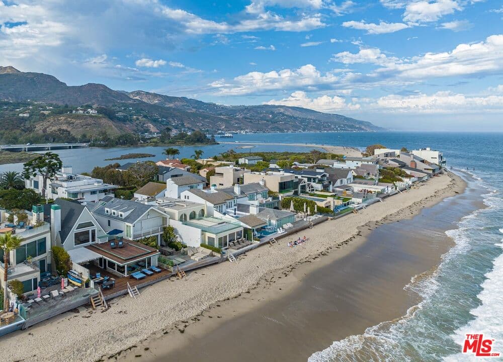 3 bd, 4 ba House in Malibu, CA — $175,000/mo — photo 2