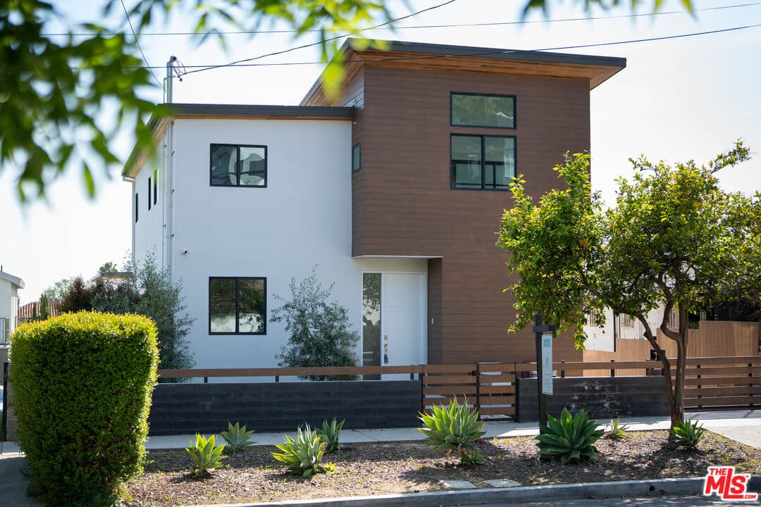 4 bd, 4 ba House in Los Angeles, CA — $9,500/mo — photo 1