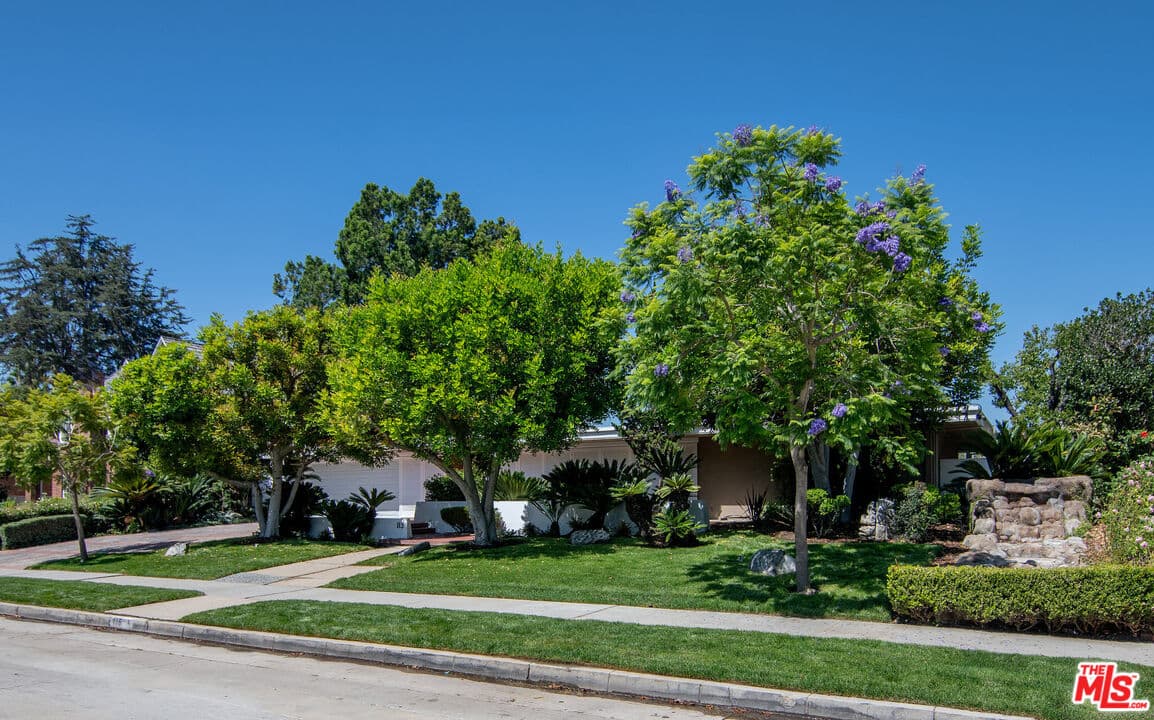 5 bd, 5 ba House in Los Angeles, CA — $25,000/mo — photo 2