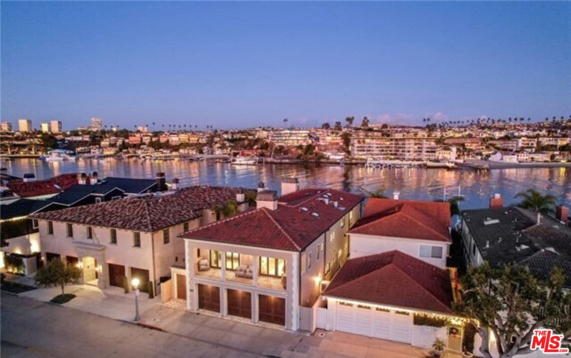 5 bd, 8 ba House in Newport Beach, CA — $75,000/mo — photo 2